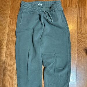 Women’s Aritzia (TNA Cozy Fleece)